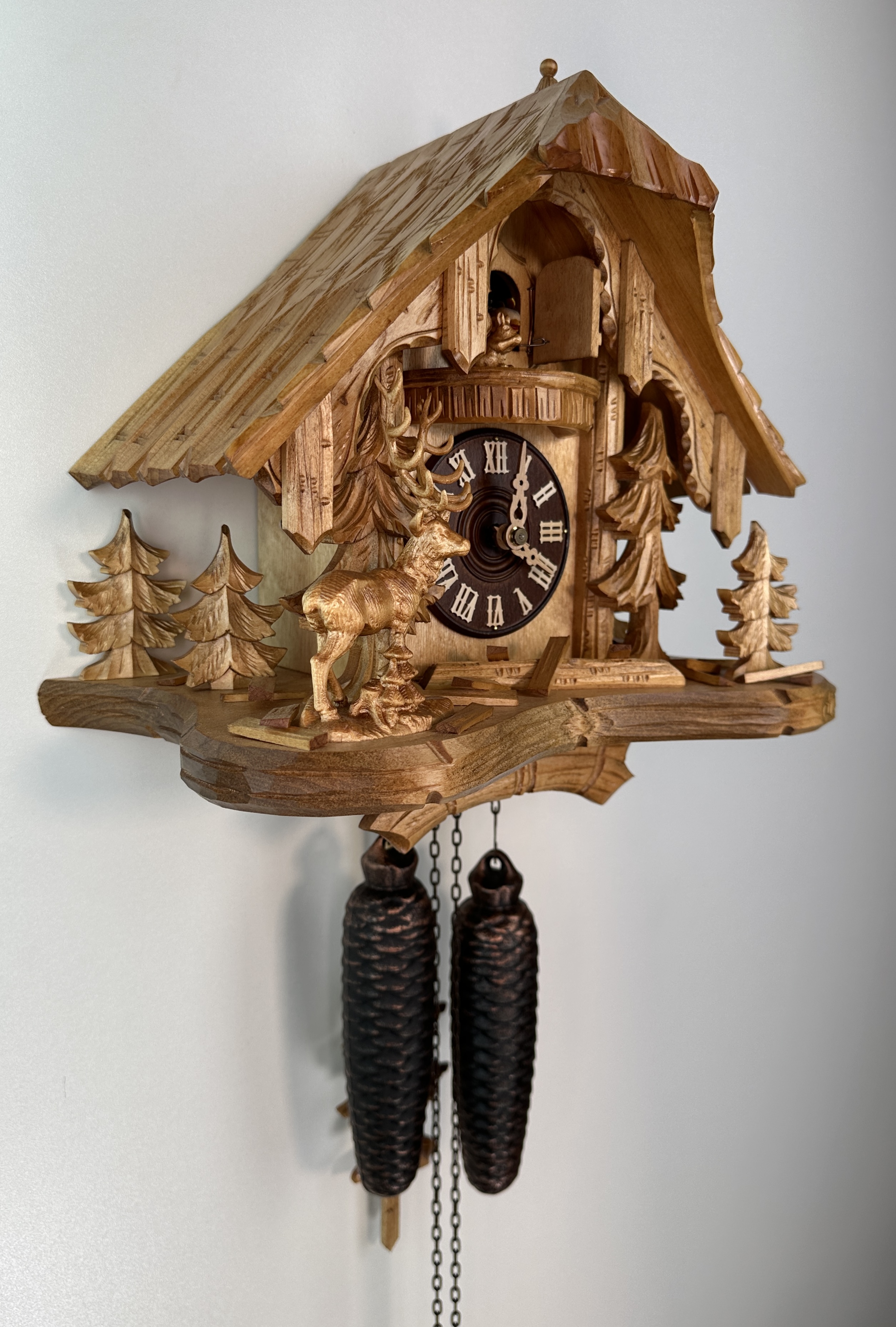 8 Days Cuckoo Clock Black Forest House with deer and squirrel