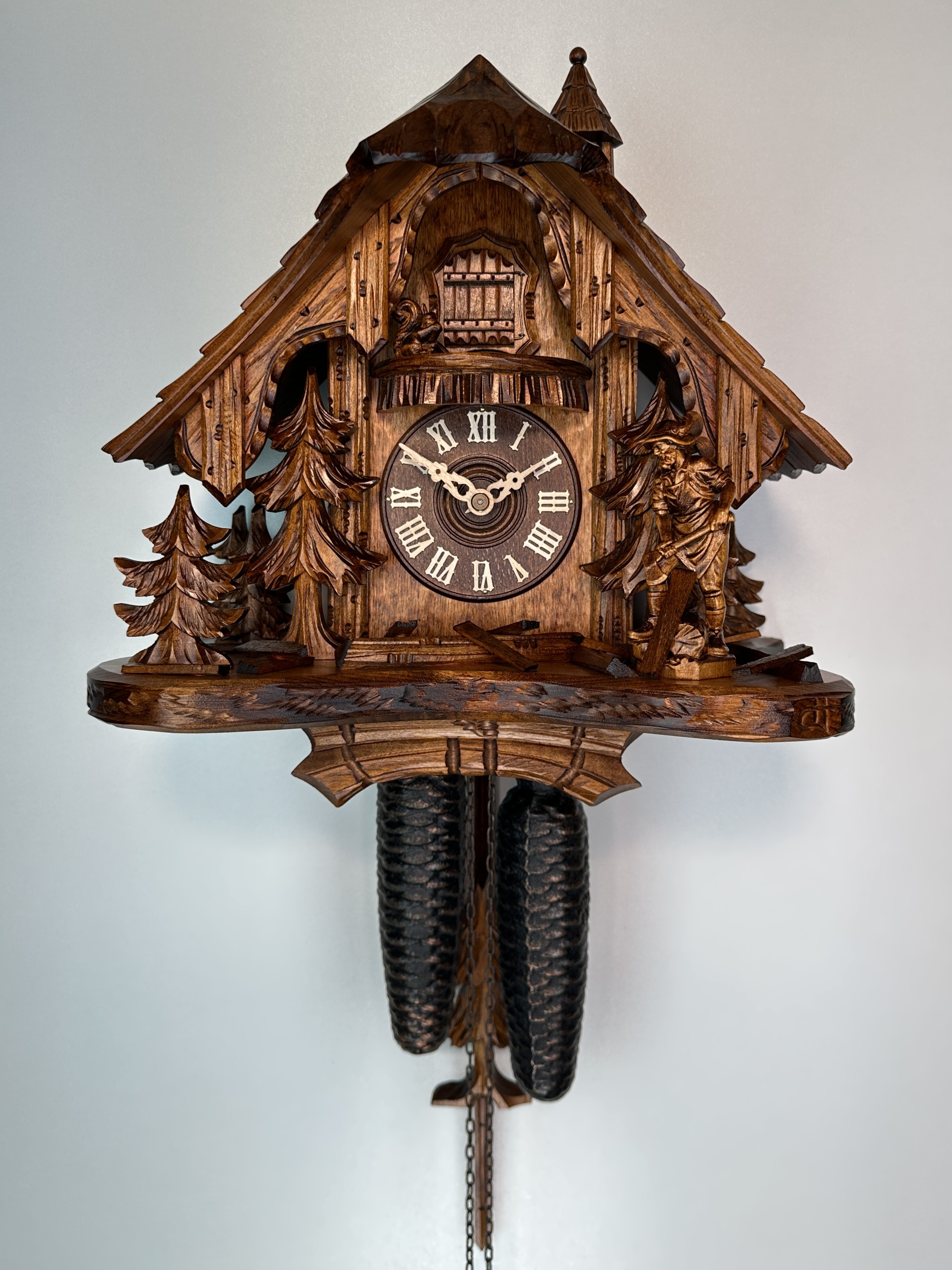 8 Days Cuckoo Clock Black Forest House with woodcutter and squirrel